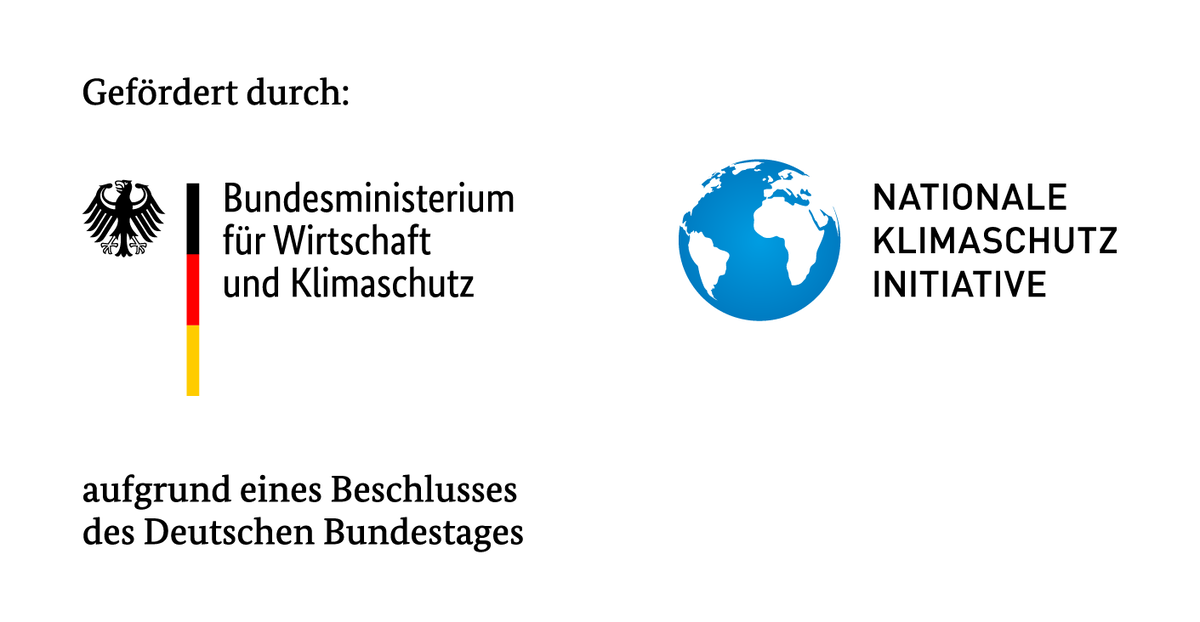Logos des Bundesministeriums für Wirtschaft und Klimaschutz mit Bundesadler und Deutschlandfarben sowie der Nationalen Klimaschutzinitiative mit blauer Weltkugel, ergänzt durch den Hinweis ‚Gefördert durch: aufgrund eines Beschlusses des Deutschen Bundestages‘.
